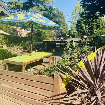 Jamaica House - Patio - Caribbean Near Me - Portland, Oregon