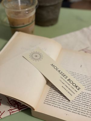 Molasses Books by null