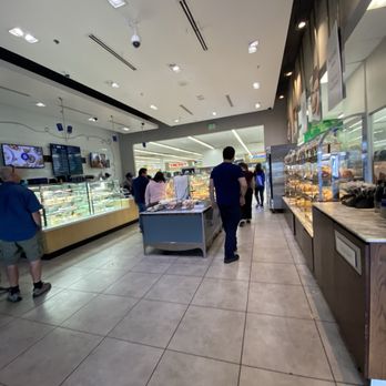 Paris Baguette - Inside - Coffee & Tea Near Me - San Diego, California Paris Baguette - Inside - Coffee & Tea Near Me - San Diego, California