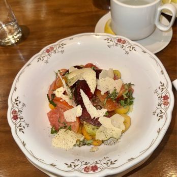 REIGN Restaurant & Bar - Summerlicious:  Tomato & Stone Fruit Salad appetizer - Cocktail Bars Near Me - Toronto, Ontario