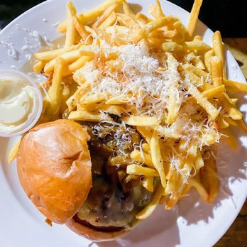 Gastro Grub & Pub - Waygu Burger - Gastropubs Near Me - Waukee, Iowa Gastro Grub & Pub - Waygu Burger - Gastropubs Near Me - Waukee, Iowa