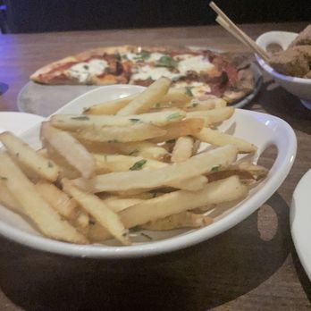 Yard House - Bars Near Me - Norwalk, Connecticut Yard House - Bars Near Me - Norwalk, Connecticut