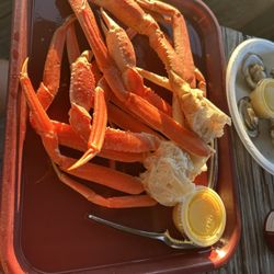 Pop's Raw Bar & Restaurant - 1lb crab legs