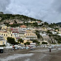 Lido Positano - Looking up to the hills from the beach