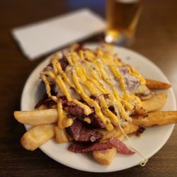 Harp & Celt Irish Pub & Restaurant - Reuben fries