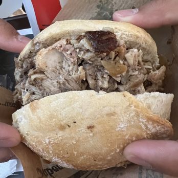 Mercado Bom Sucesso - Delicious pork sandwich- super tender, juicy, and great flavor! - Public Markets Near Me - Porto, 13