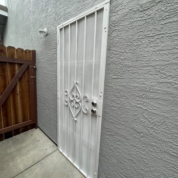 Ayala Painting - Side door - 1 - Painters Near Me Ayala Painting - Side door - 1 - Painters Near Me