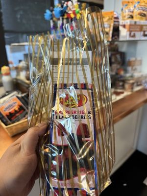 Lloyd's of Avalon by null