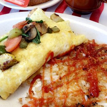 D's Friendly Diner - Veggie omelette, added spinach, sub pepper jack cheese, with hash browns & grilled wheat toast - Diners Near Me - Statesboro, Georgia