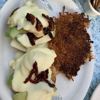 Half Day Cafe - Eggs benedict (added sundried tomatoes) - Breakfast & Brunch Near Me - Kentfield, California