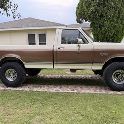 Navarro's Tire - Installed 4" lift, new tie rods, bushings and 35" tires