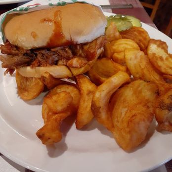 Danny's Place - Pulled pork sandwich and fries - Barbeque Near Me - Carlsbad, New Mexico