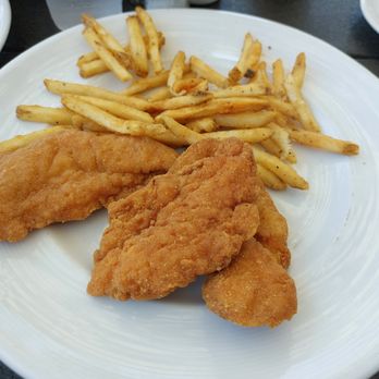 The Robinson Ale House - Kids Chicken Tenders - American Near Me - Asbury Park, New Jersey The Robinson Ale House - Kids Chicken Tenders - American Near Me - Asbury Park, New Jersey