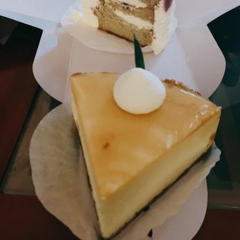 Paris Baguette - New York Cheesecake Piece - Coffee & Tea Near Me - Irvine, California