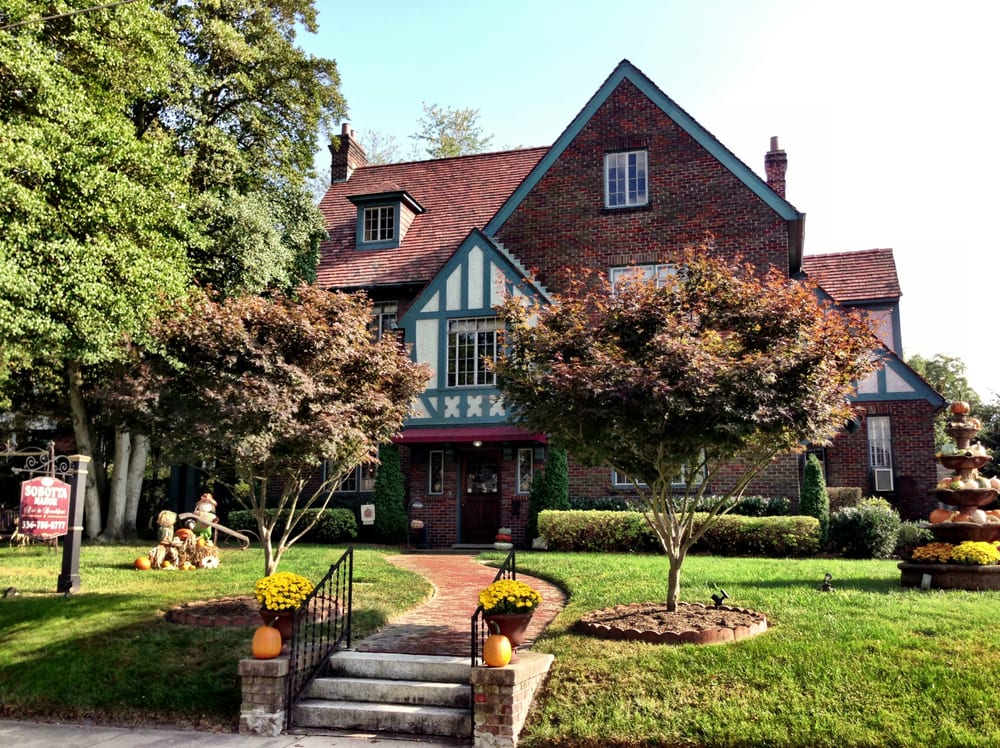 SOBOTTA MANOR BED AND BREAKFAST Updated October 2024 347 W Pine St