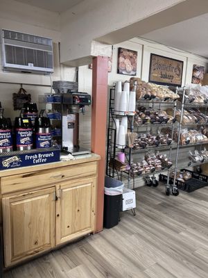 Dan's Food Market by null