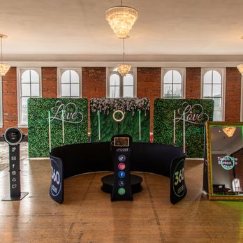 Apogee - Photo booths at The Reed Ballroom. - DJs Near Me - Aumsville, Oregon