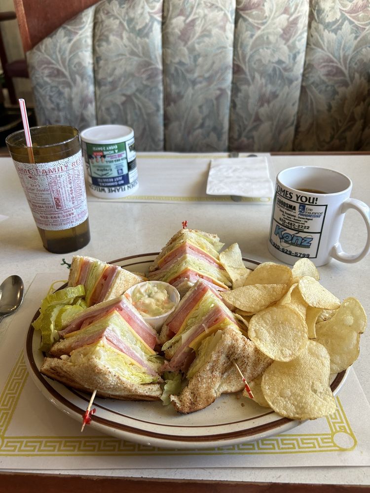 GOLDEN FLAME FAMILY RESTAURANT Updated November 2024 16 Photos & 28