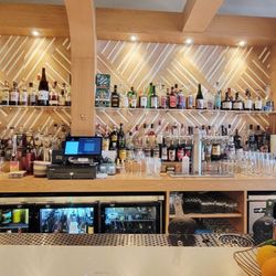 Bar Area (07/08/25). @TheAlpsJC #JerseyCity #Bar #Beer #Cocktails #Wine