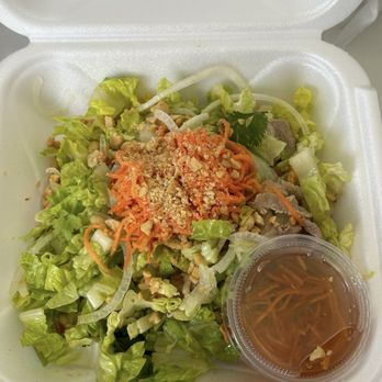 Pho Vinh - Beef salad with daikon radish, crushed peanuts , onions, carrots, nicely chopped lettuce , tender meat - Vietnamese Near Me - Farmington Hills, Michigan Pho Vinh - Beef salad with daikon radish, crushed peanuts , onions, carrots, nicely chopped lettuce , tender meat - Vietnamese Near Me - Farmington Hills, Michigan