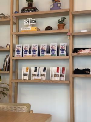 Toña Bakery & Café by null