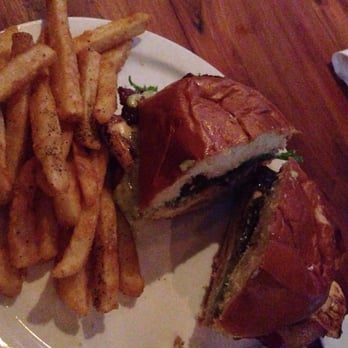 Elixir - Pesto chicken sandwich. It's just ok. - Bars Near Me - Orlando, Florida Elixir - Pesto chicken sandwich. It's just ok. - Bars Near Me - Orlando, Florida