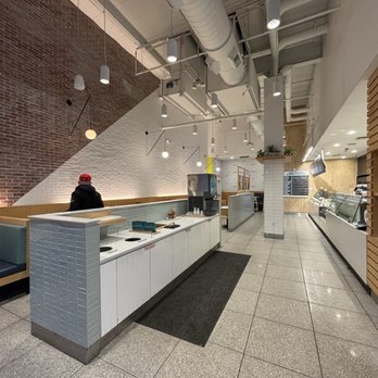 Chopt Creative Salad Co. - Inside - Vegetarian Near Me - Paramus, New Jersey