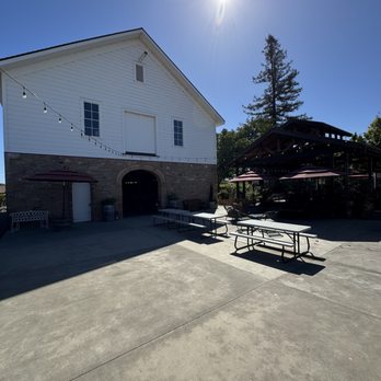 Varozza Vineyards - Wineries Near Me - St. Helena, California Varozza Vineyards - Wineries Near Me - St. Helena, California