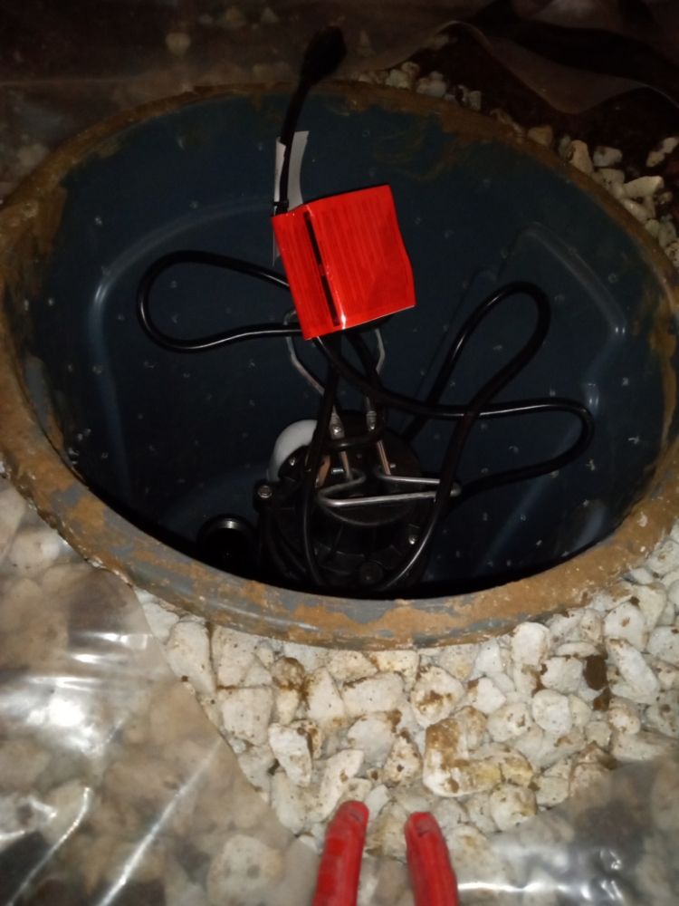 Slide of Electrican Roverto Cordova