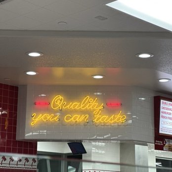 In-N-Out Burger - Fast Food Near Me - Daly City, California