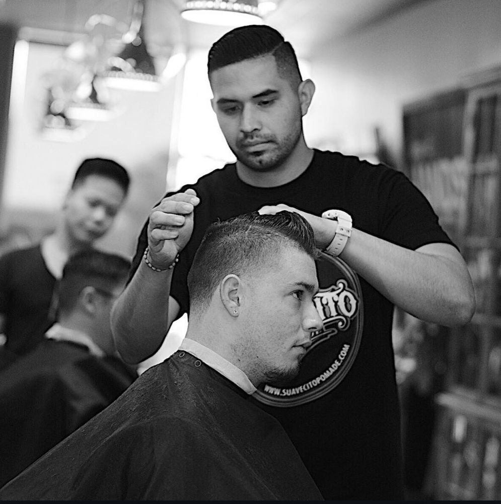 W’s Barbershop Logo