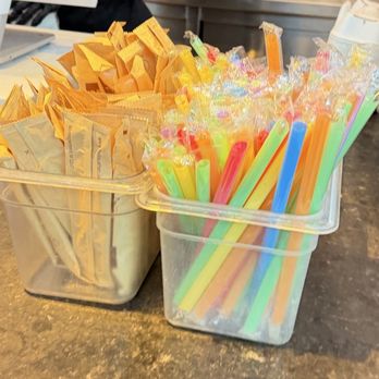 Hui Lau Shan - Straws & spoons - Desserts Near Me - Santa Clara, California