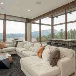 Moving Mountains - The Bears Den: Breckenridge