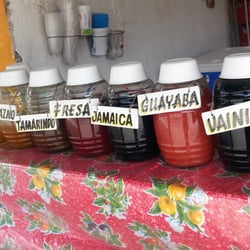 Jugos y licuados los naranjos - Aguas de sabores