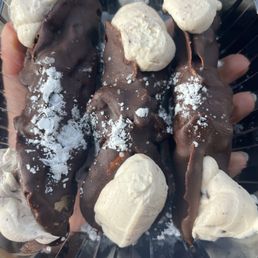 Chocolate cannoli