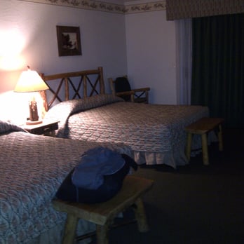 Holiday Inn The Lodge at Big Bear Lake - A little outdated, but clean - Big Bear, CA