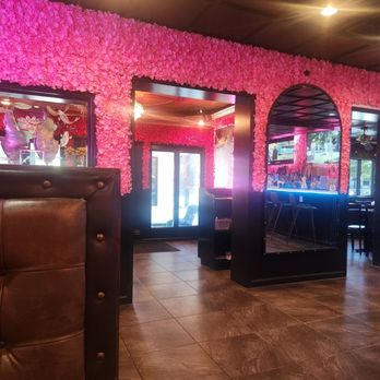 El Don - Walls are covered in flowers around the entry - very neat - Mexican Near Me - Beaufort, South Carolina