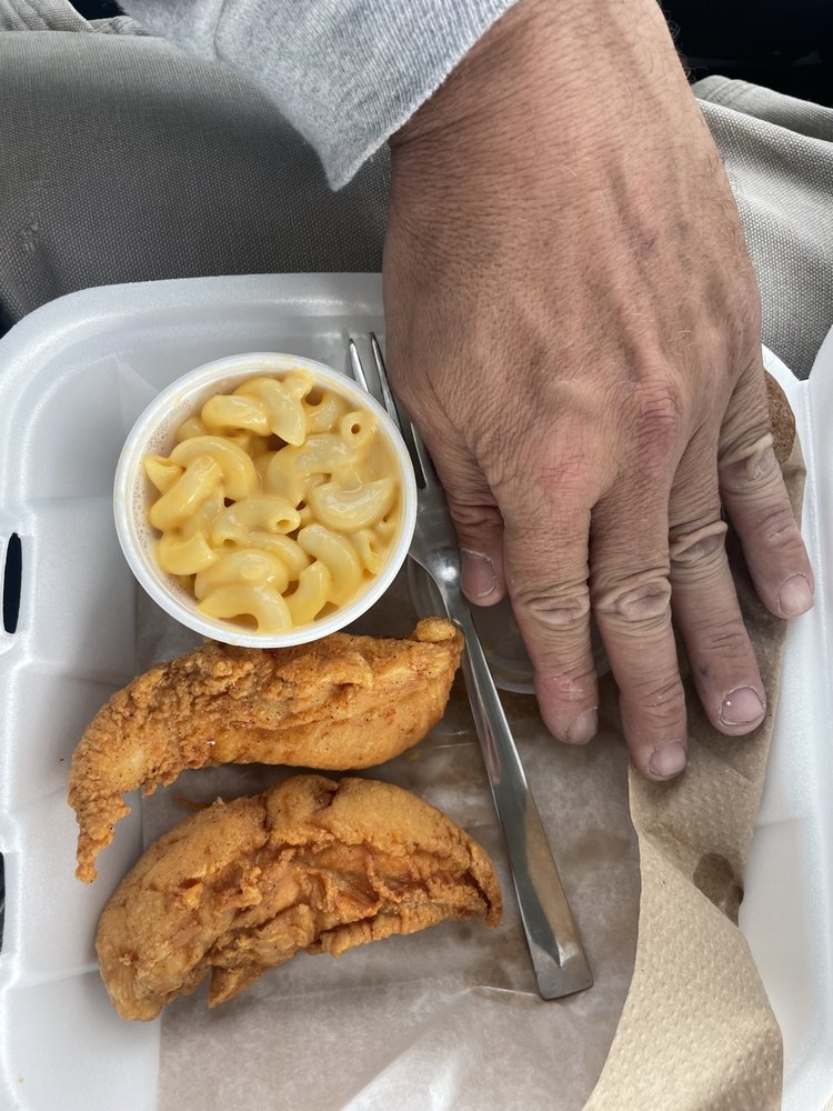 CHICKEN COOP Updated September 2024 26 Reviews 712 S Main St