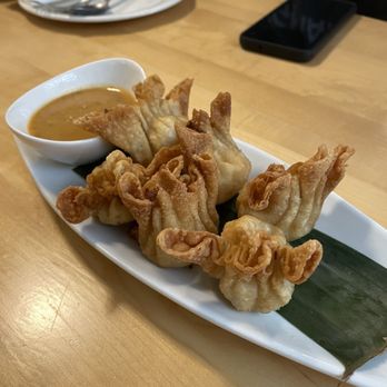 Mae Sunee Thai Cuisine - 10. : CRAB WONTON Wonton, crab meat, cream cheese - Thai Near Me - Winnipeg, Manitoba Mae Sunee Thai Cuisine - 10. : CRAB WONTON Wonton, crab meat, cream cheese - Thai Near Me - Winnipeg, Manitoba