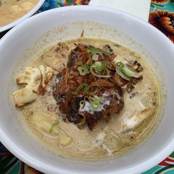 Eem - Green Curry with Crispy Pork and Roasted Vegetables - Cocktail Bars Near Me - Portland, Oregon Eem - Green Curry with Crispy Pork and Roasted Vegetables - Cocktail Bars Near Me - Portland, Oregon