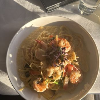 Skates On The Bay - Dungeness Crab & Shrimp Linguini - Seafood Near Me - Berkeley, California