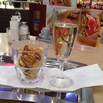 Cafe Bar Harry Holzer - Cafes Near Me - Vienna, 9