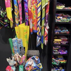 Lush Cosmetics - Reusable wrapping, what a fun idea!
