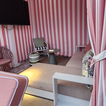 La Concha Key West - Pool cabana - Hotels Near Me - Key West, Florida