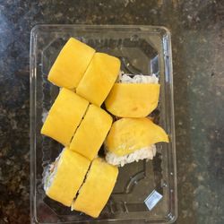 Senkaku Hibachi & Sushi - Spicy Mango Roll