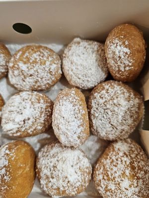 Papillon International Bakery by null