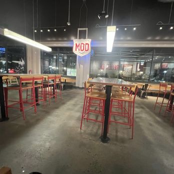 MOD Pizza - Seating - Fast Food Near Me - Frederick, Maryland