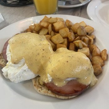 Key Largo Conch House - Traditional eggs Benedict - Seafood Near Me - Key Largo, Florida