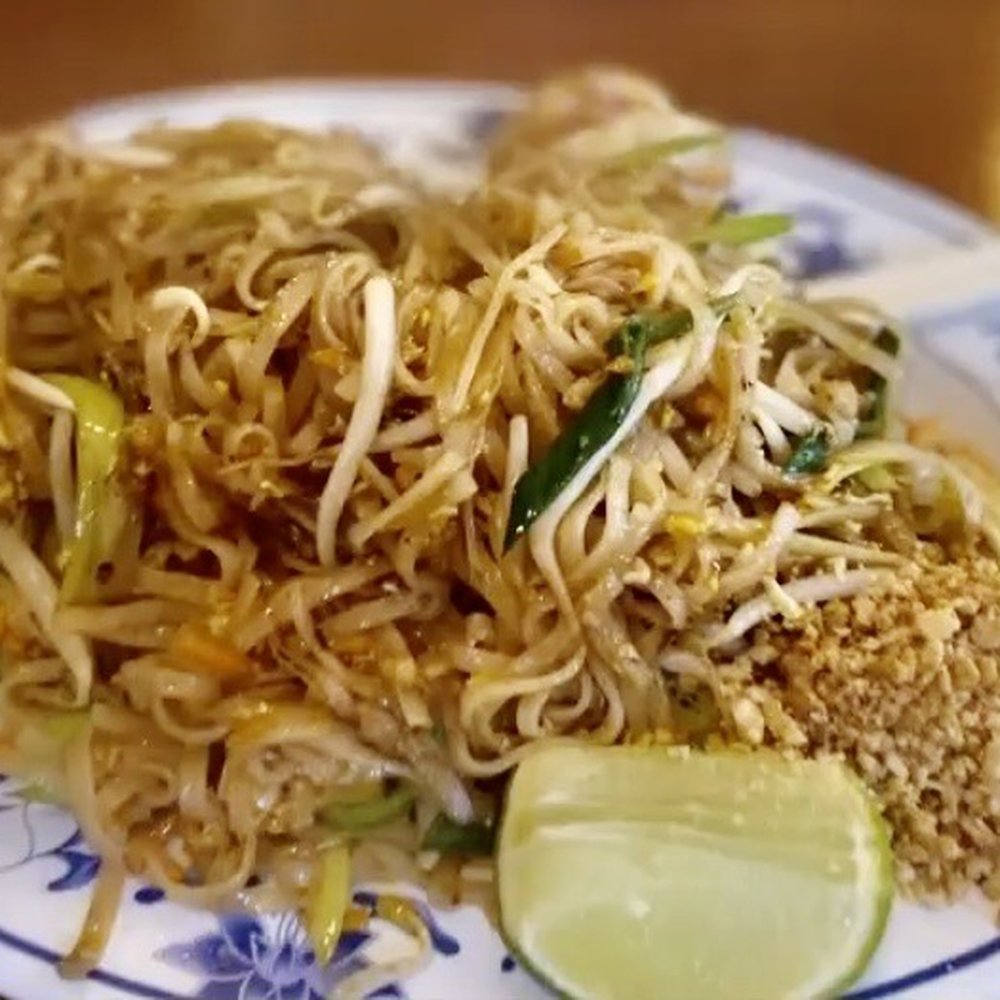 Thaise Snackbar Bird - Pad Thai or Drunken Noodle - Thai Near Me - Amsterdam, New Hampshire Thaise Snackbar Bird - Pad Thai or Drunken Noodle - Thai Near Me - Amsterdam, New Hampshire