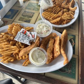 Sunset Harbor Bar and Grille - Dive Bars Near Me - Fairport Harbor, Ohio